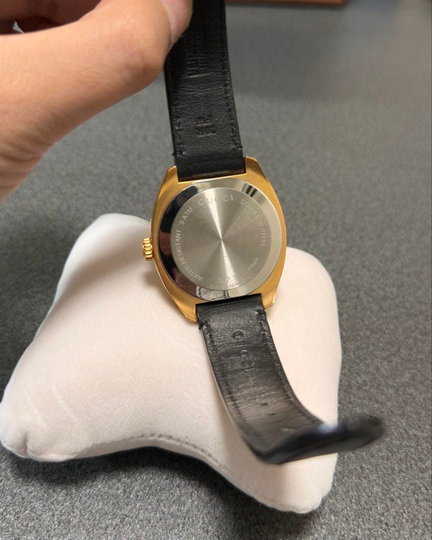 GUCCI ペア時計 142.3 (メンズ) 142.5 (レディース)