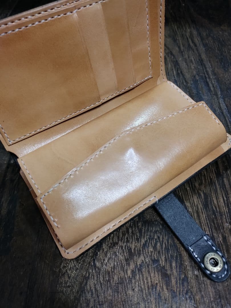 ホック式■レザーウォレット　ブラック＆ナチュラル