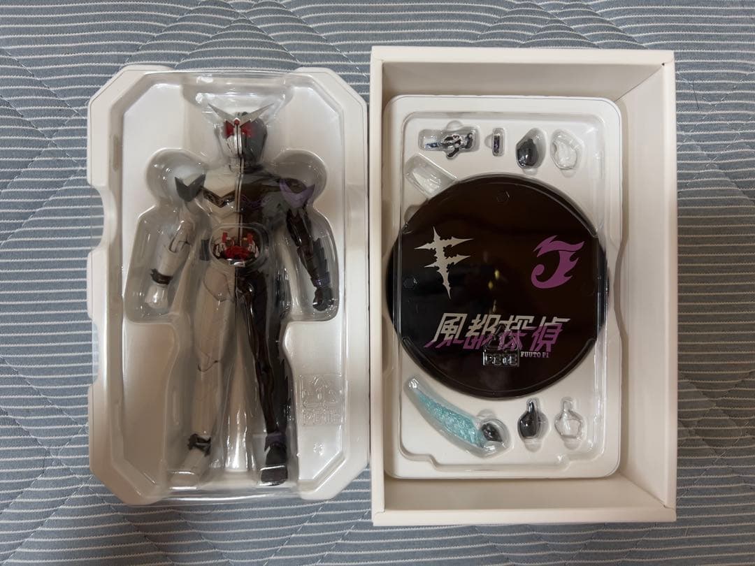 ● S.H.Figuarts(真骨彫製法) 仮面ライダーダブル