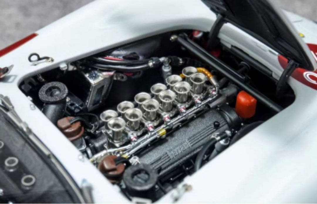 年末限定価格 CMC 1/18 フェラーリ 250 GTO 30周年ミニカー