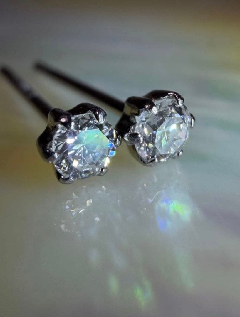 ゆるうさ様用！！【極上虹照一粒☆】ダイヤモンド　プラチナ　ピアス