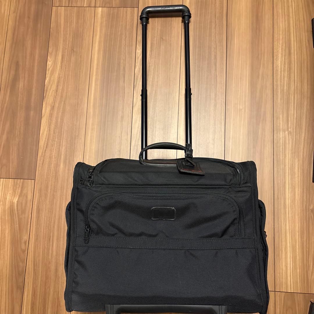 TUMI ブラック キャリーケース　4輪　機内持ち込み可能