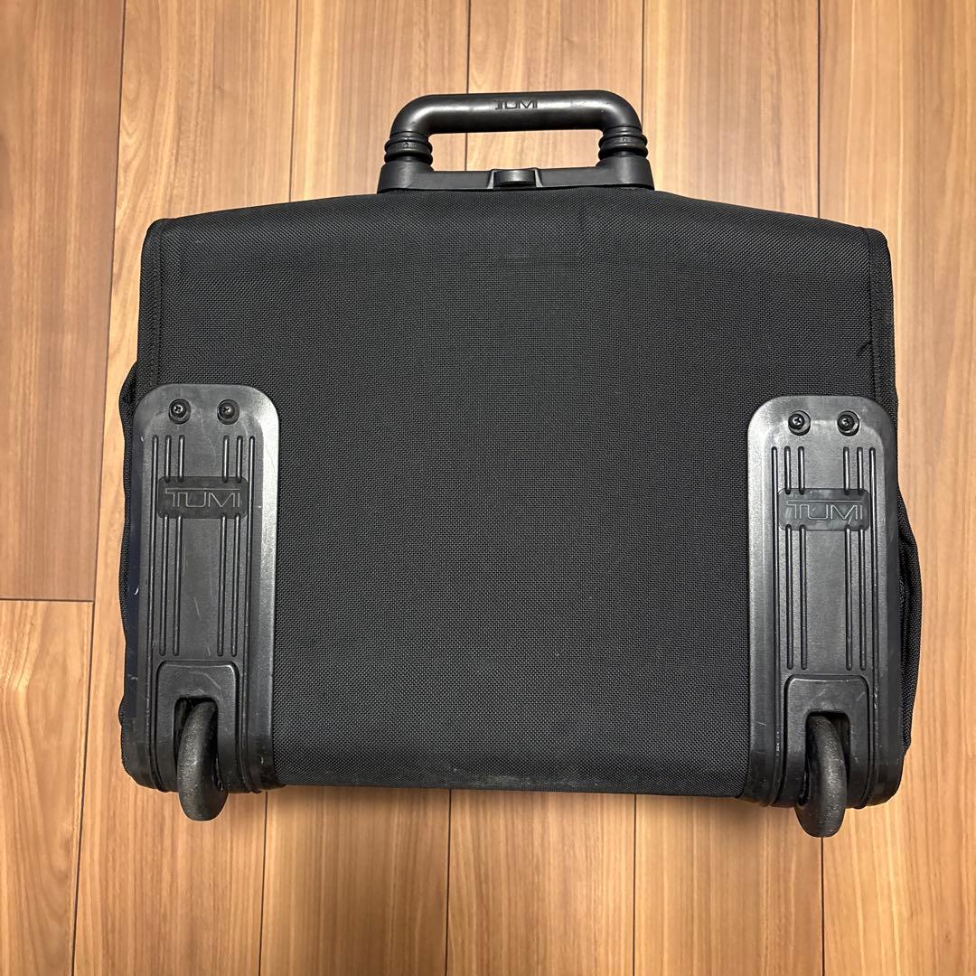 TUMI ブラック キャリーケース　4輪　機内持ち込み可能