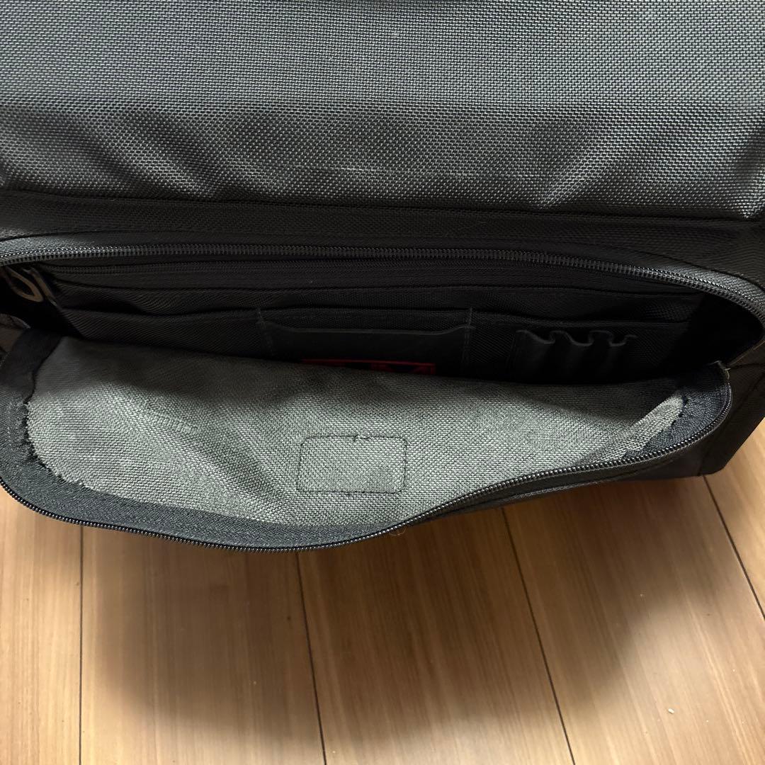 TUMI ブラック キャリーケース　4輪　機内持ち込み可能