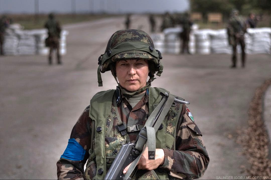 セルビア軍 現行 M10迷彩　ベスト