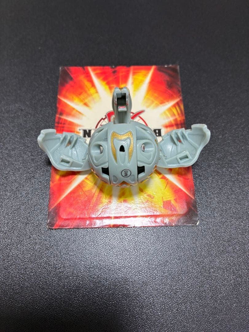 爆丸　光属性　ルミナワイバーン　（希少）土日限定セール❗️❗️