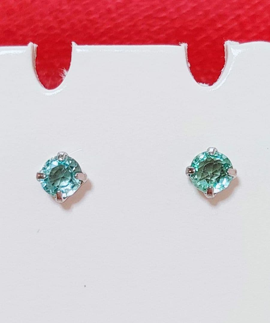 未使用品 pt900 天然エメラルド ピアス