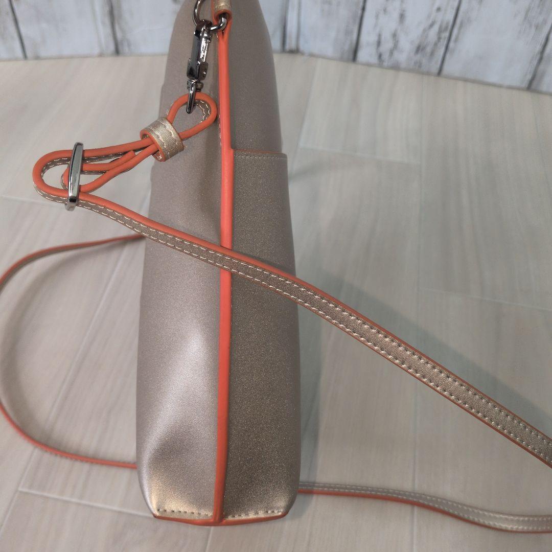 美品　SILNA minacolo　ショルダー マルチケース ゴールド×オレンジ