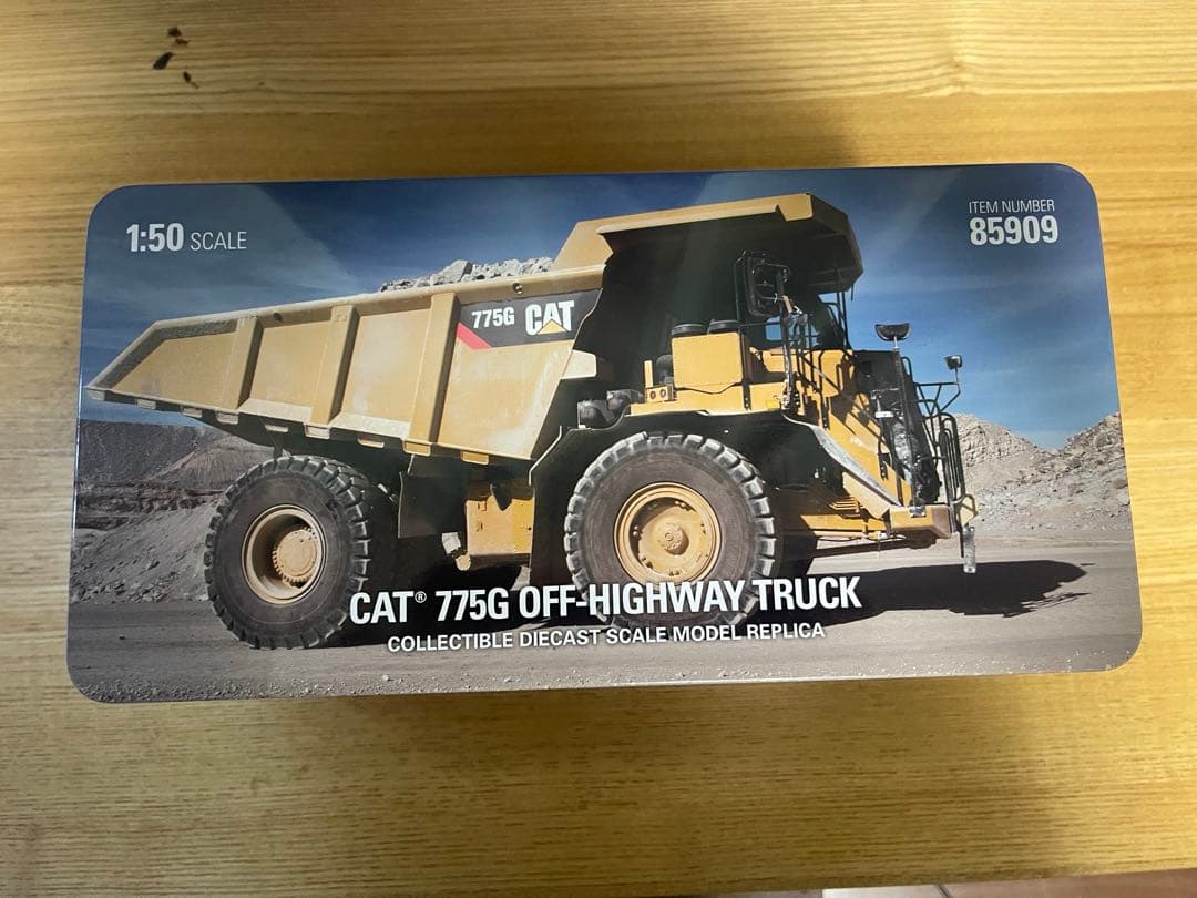 キャタピラー　CAT 775 OFF-HIGHWAY TRUCK