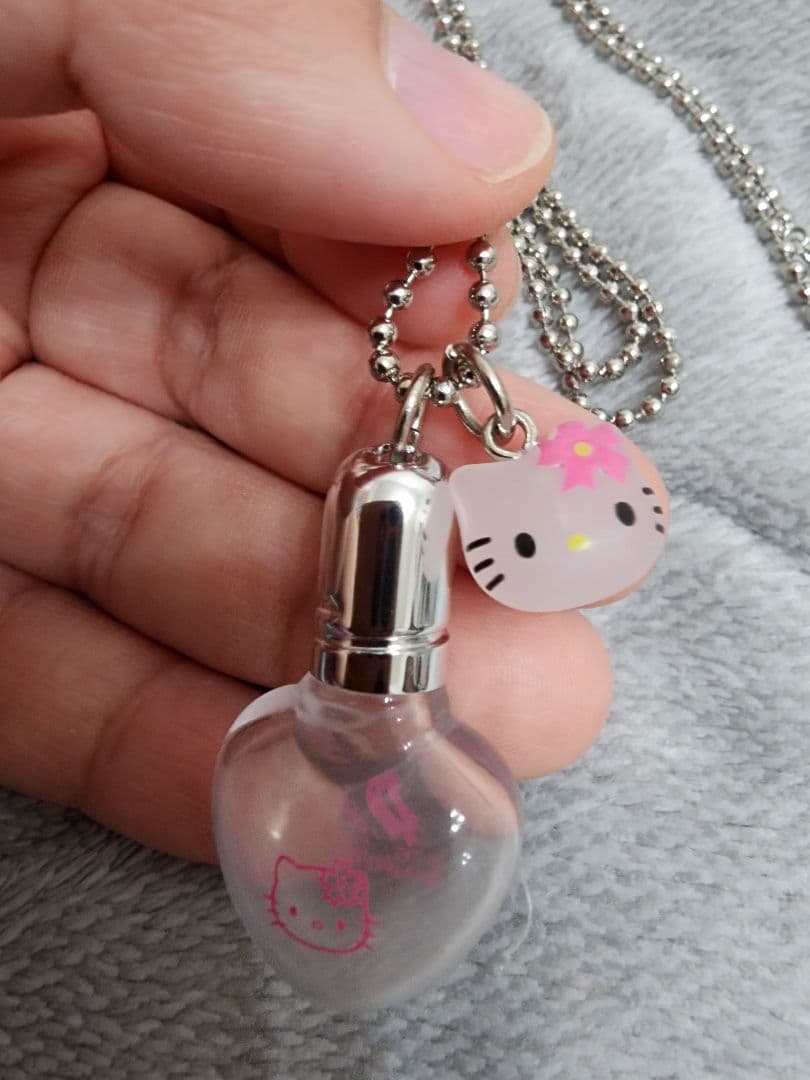 【激レア品】サンリオ　HELLO KITTY　パフュームペンダント　美品