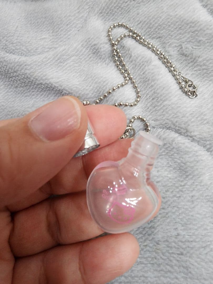 【激レア品】サンリオ　HELLO KITTY　パフュームペンダント　美品