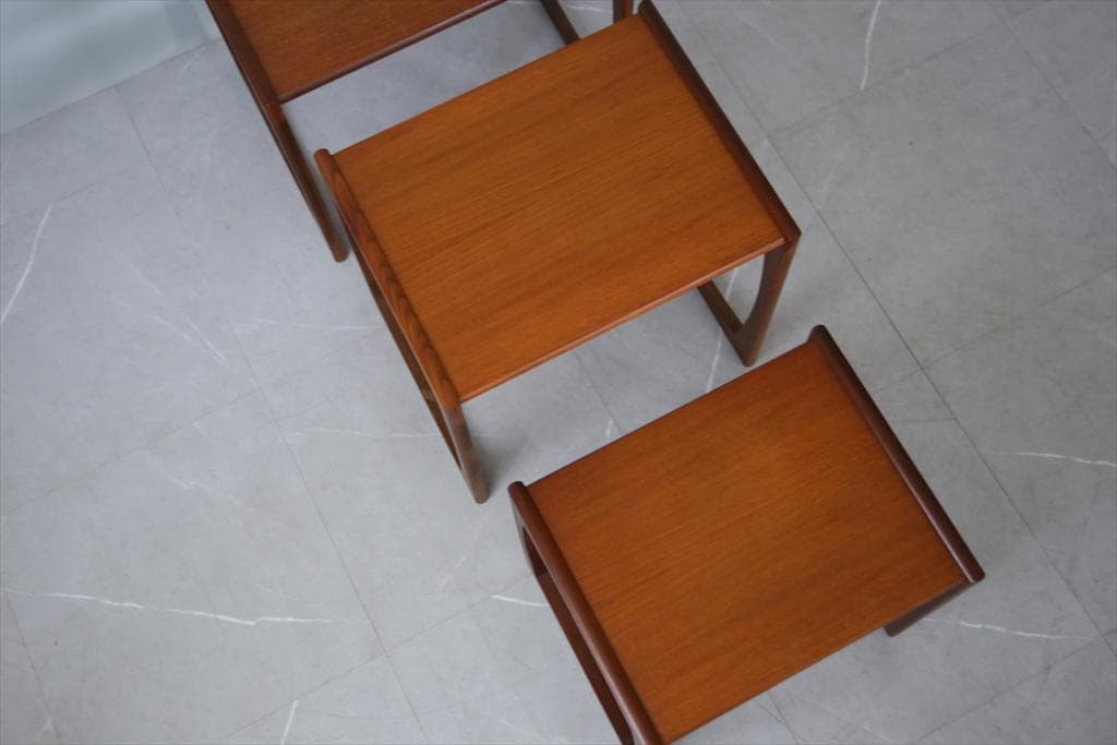 英国アンティークG-PLANジープランネストテーブル3台/収納式机(91-155