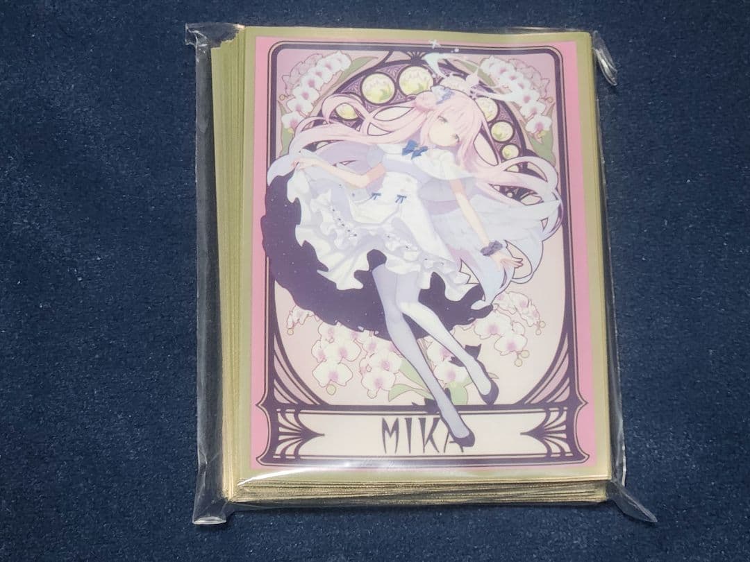 ブルーアーカイブ　聖園ミカ　スリーブ、プレイマット