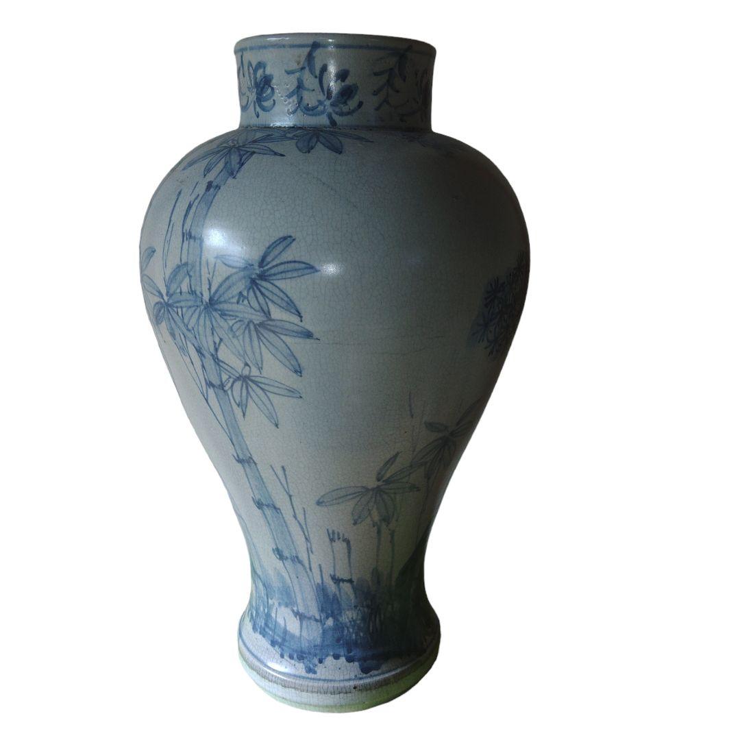 李朝　松竹文染付白磁花瓶　高さ45cm