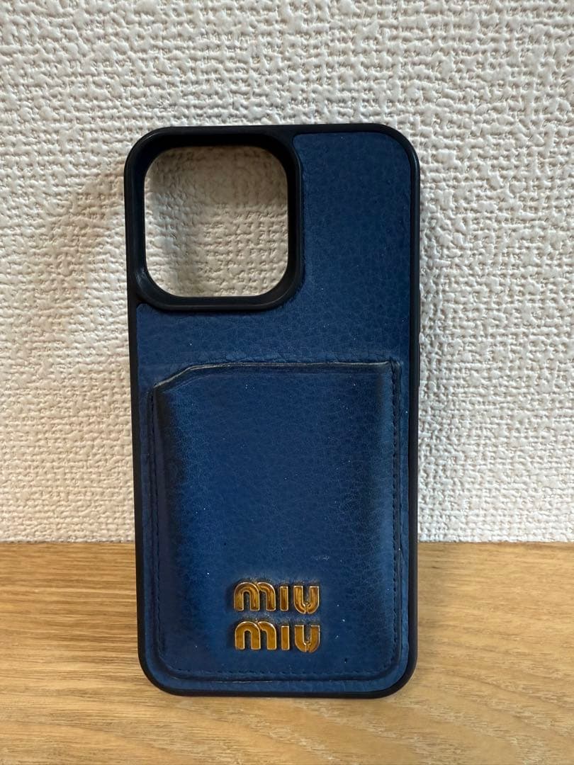 miu miu ネイビー カードポケット付きiPhoneケース