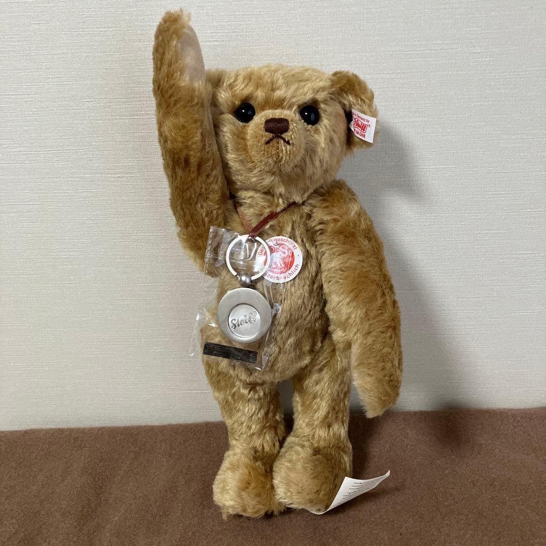 Steiff Button in Ear Japan シルバーのチャーム付き