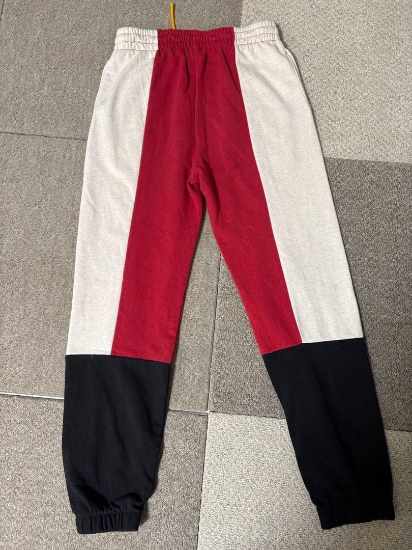 まとめ売り　男の子用冬物衣類　150 パーカー　パンツ