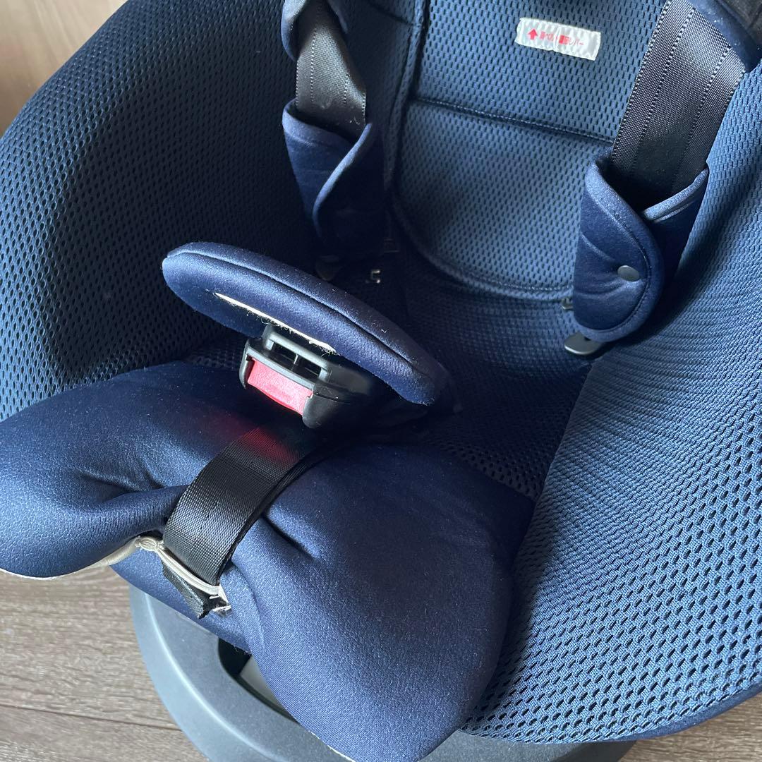 エールべべ　クルット6i チャイルドシート ネイビーISOFIX 回転式