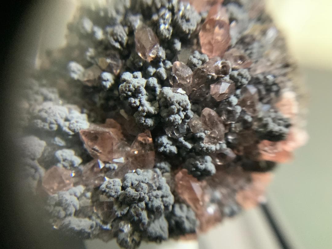 鉱物標本　ロードクロサイト （菱マンガン鉱）