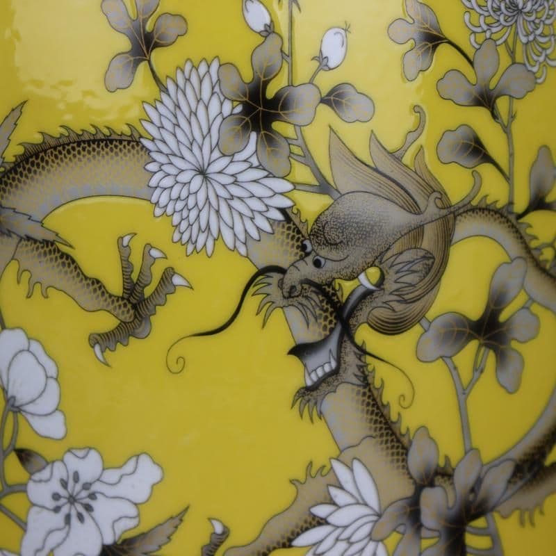 清慈禧黄地パステル彩竜紋の筆箱です  陶磁器 装飾品 現代工芸品美術品 置物