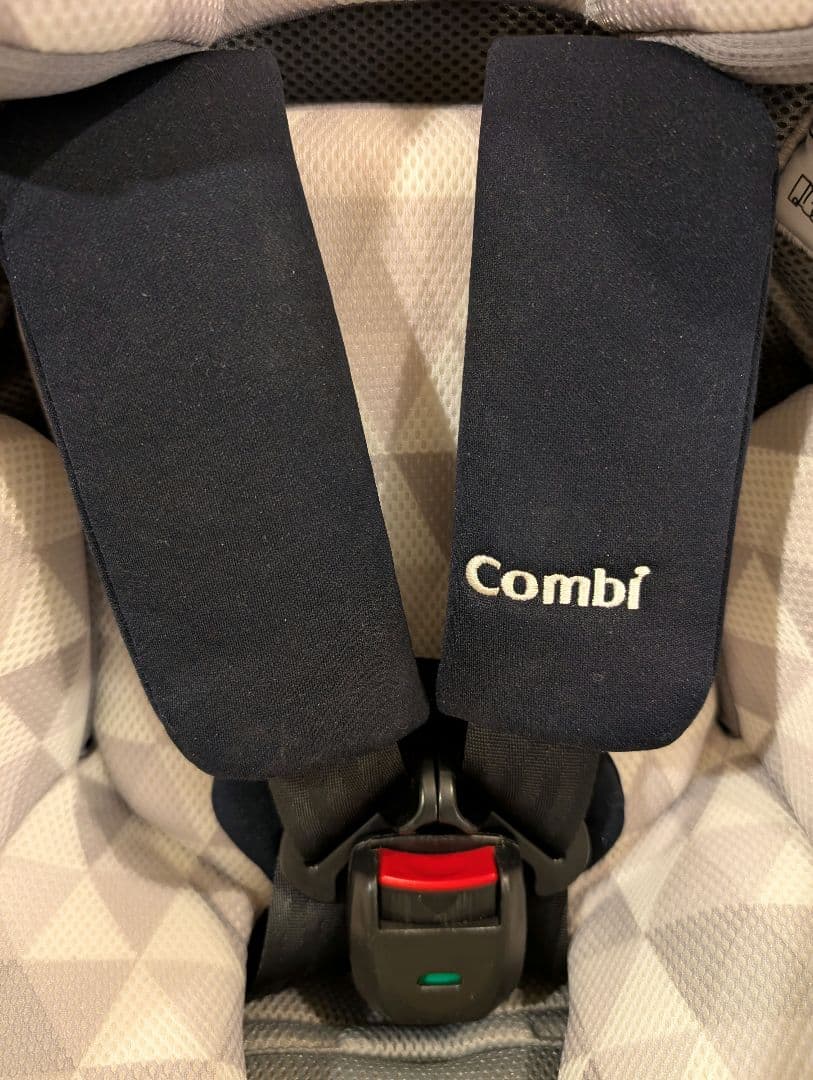 美品 Combi コンビ クルムーヴスマート ISOFIX CG-UIG 取説付