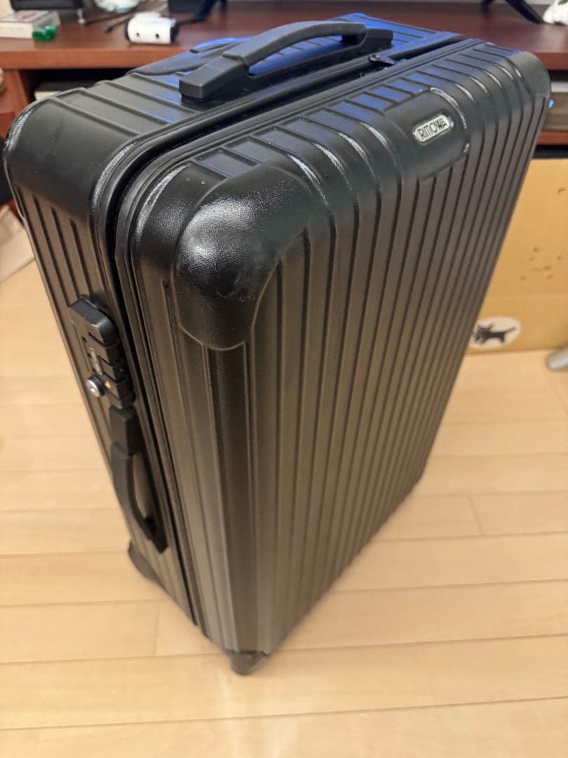 RIMOWA ブラック キャリーケース ２輪