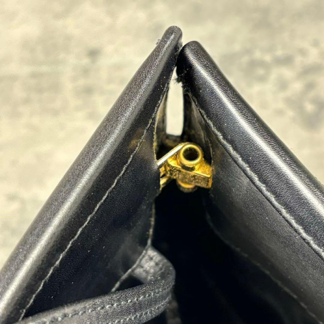 【美品】サルヴァトーレフェラガモ ヴァラリボン ミニショルダーバッグ レザー