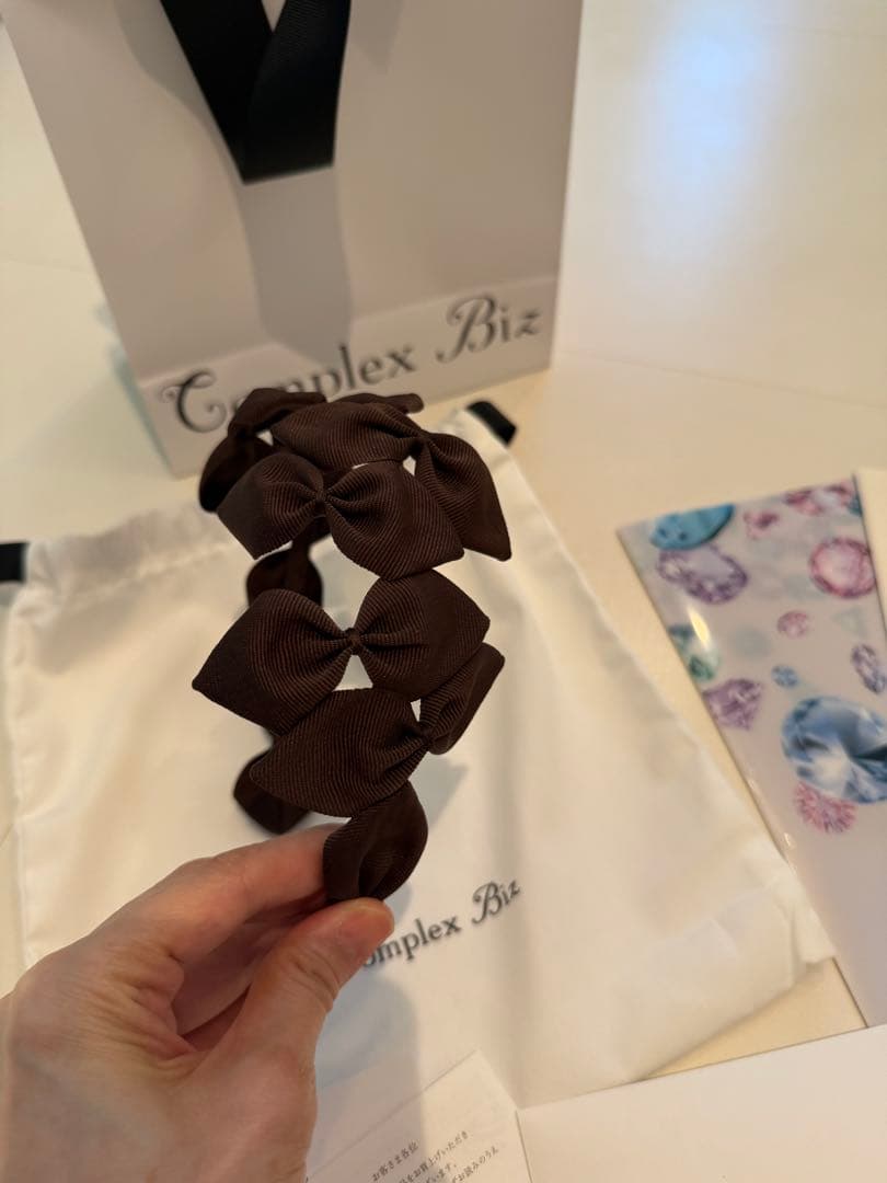 コンプレックスビズ　カチューシャ　グログランリボンシンメトリーHB ブラウン