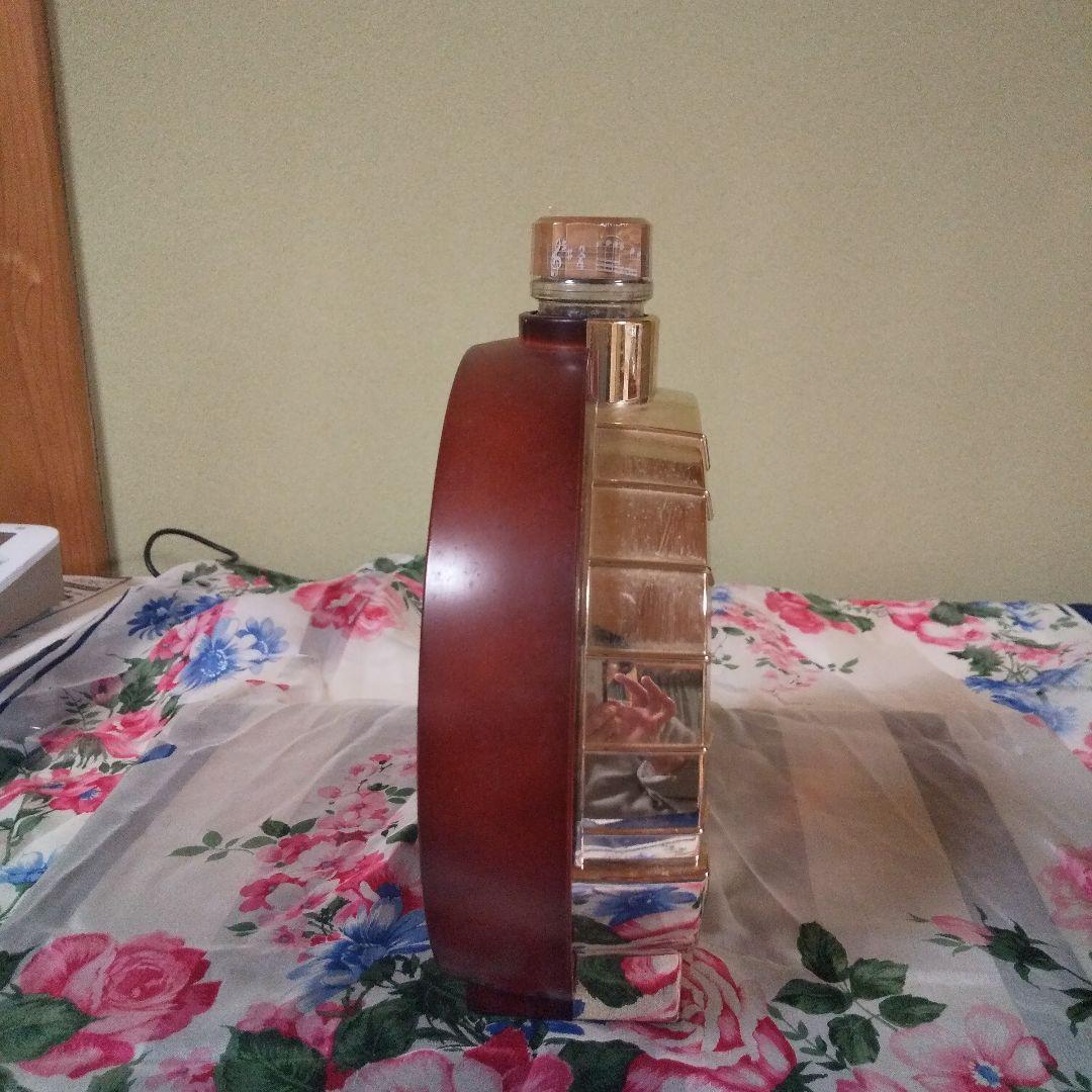 エクストラ、バンジョー型ボトルブランデー