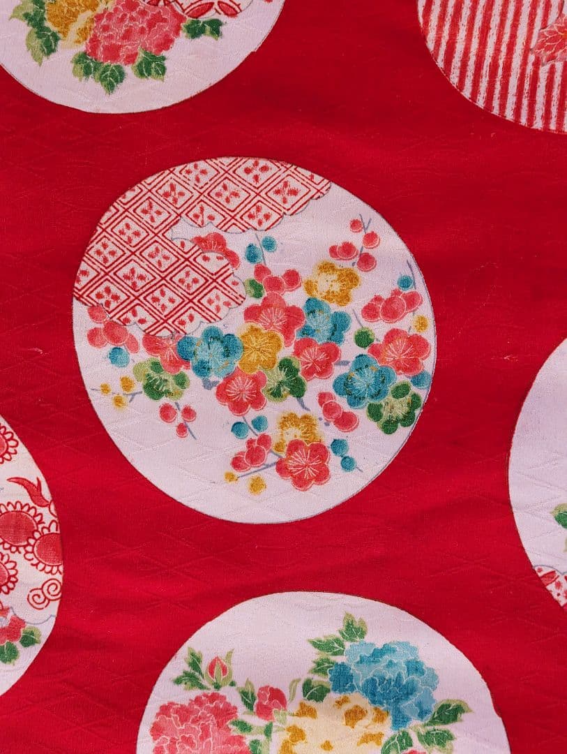 大正ロマン！　赤地に花丸文　アンティーク 着物 正絹 錦紗 袴