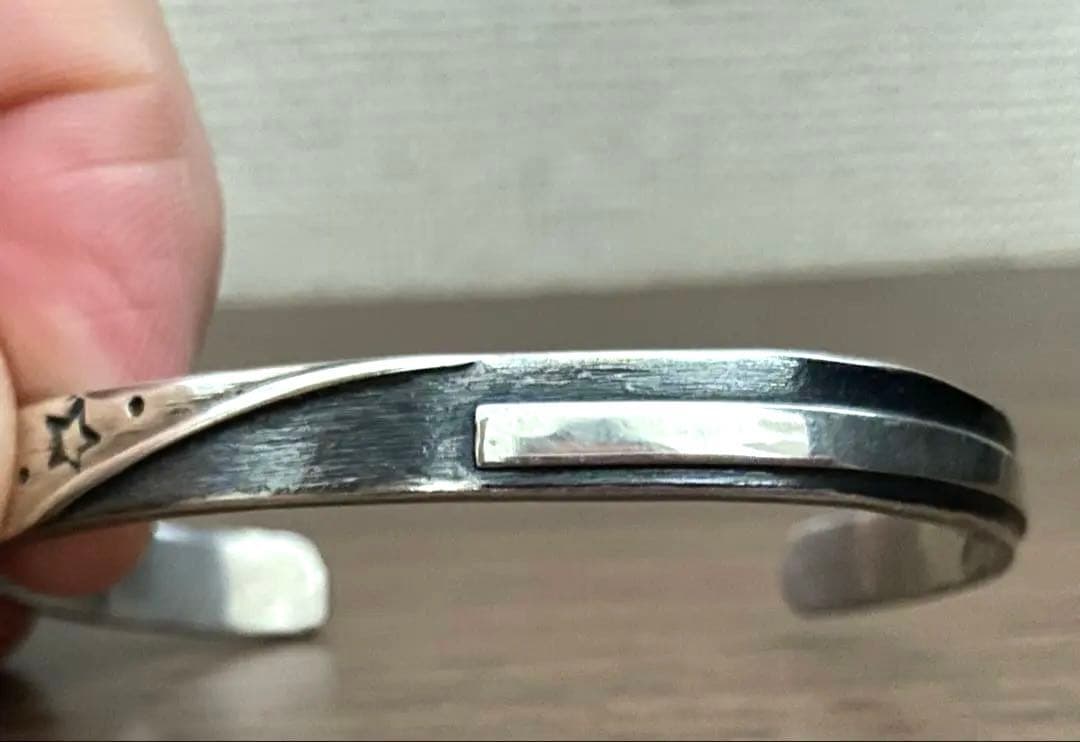 に*こ様 Michael Roanhorse バングル　シルバー　ナバホ族　イン