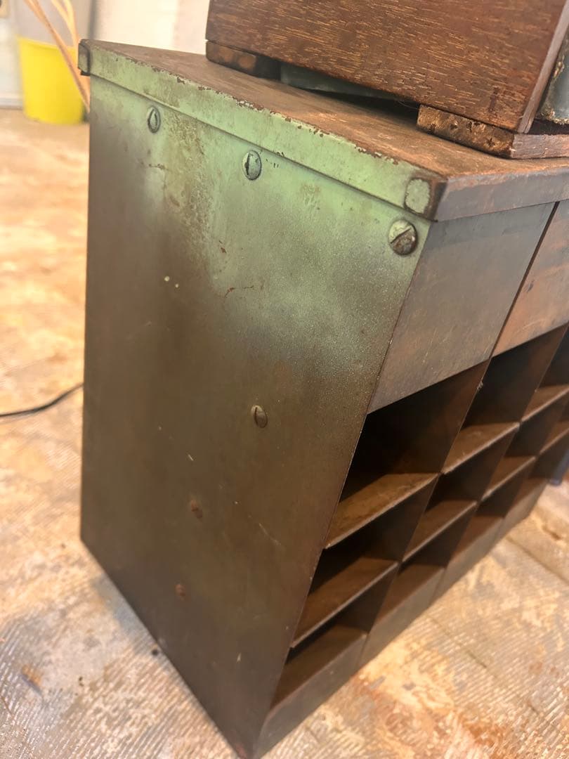 最終値下げヴィンテージ金属製収納ボックス