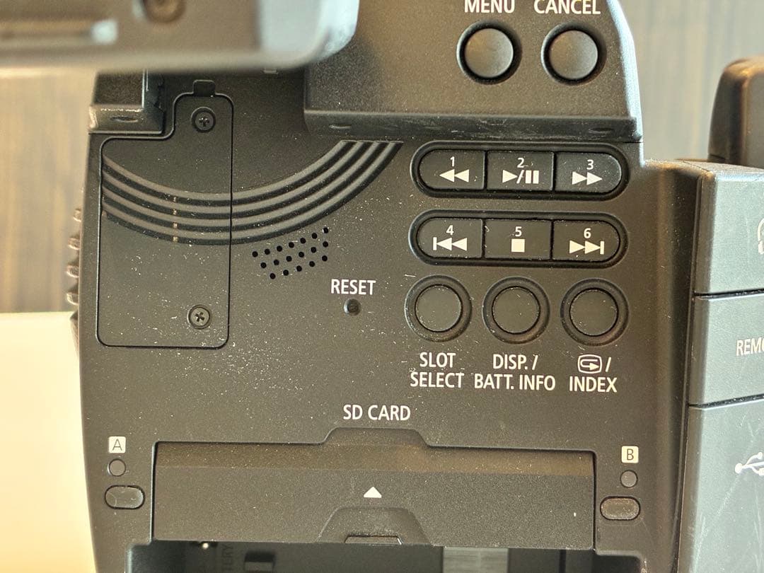 Canon EOS C100 ボディ（EFマウント）通電217時間