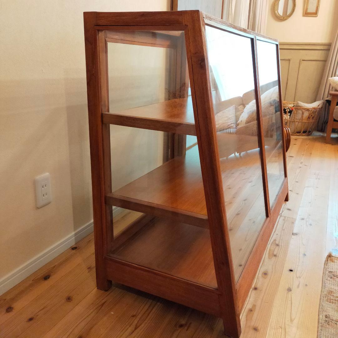 ガラスケース　ショーケース　店舗什器　ガラスキャビネット　パンケース