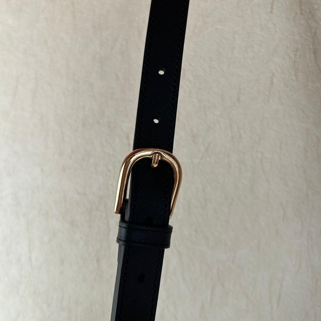 APCショルダーバッグ ハーフムーン