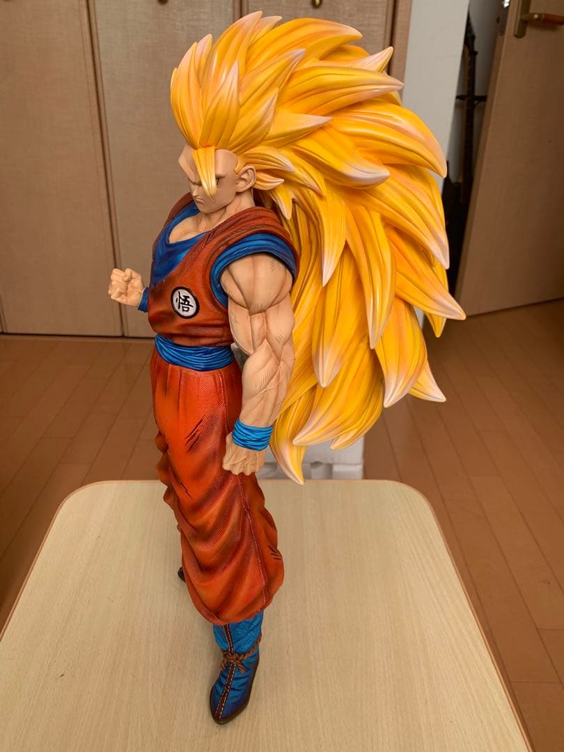 海外フィギュア　孫悟空スーパーサイヤ人3
