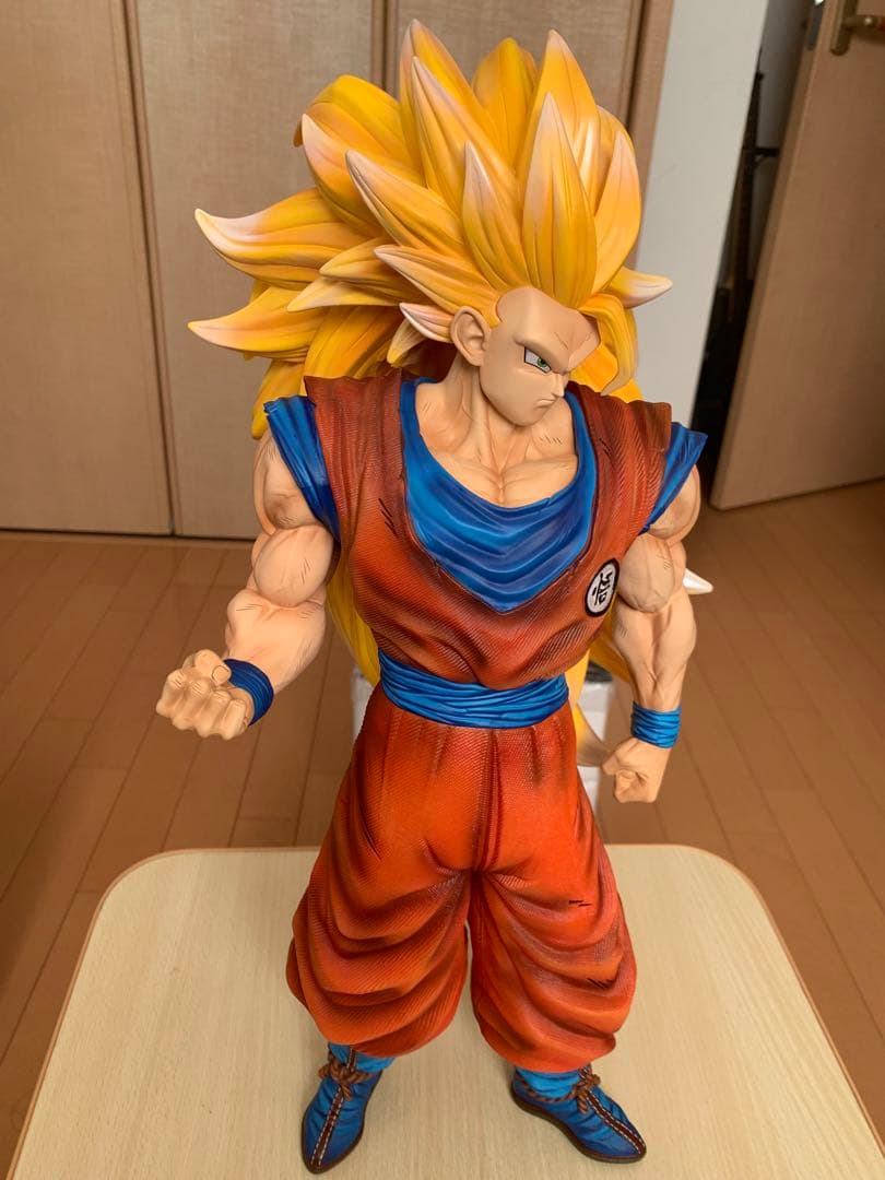 海外フィギュア　孫悟空スーパーサイヤ人3