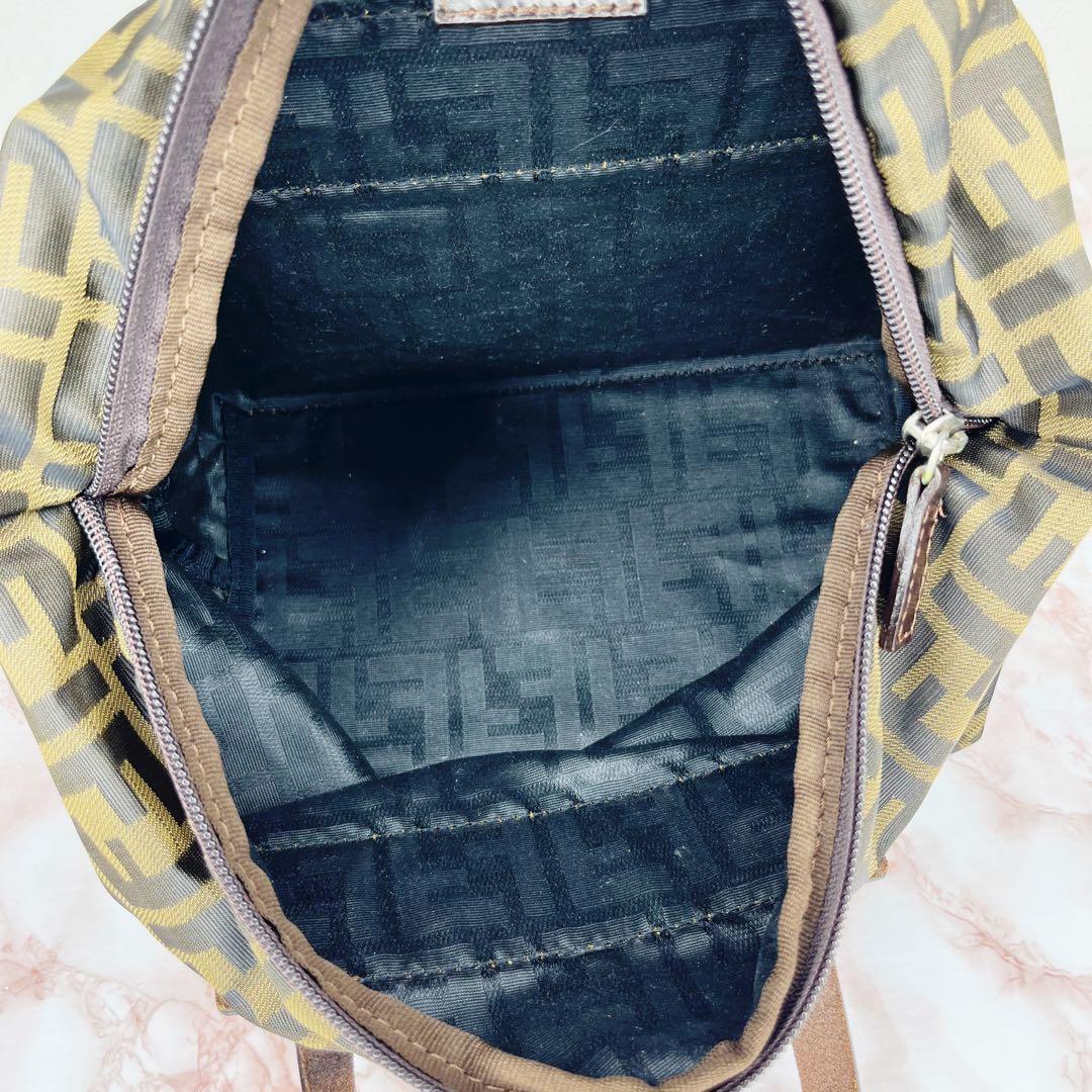 【未使用級品】FENDI ロゴプリント ハンドバッグ100