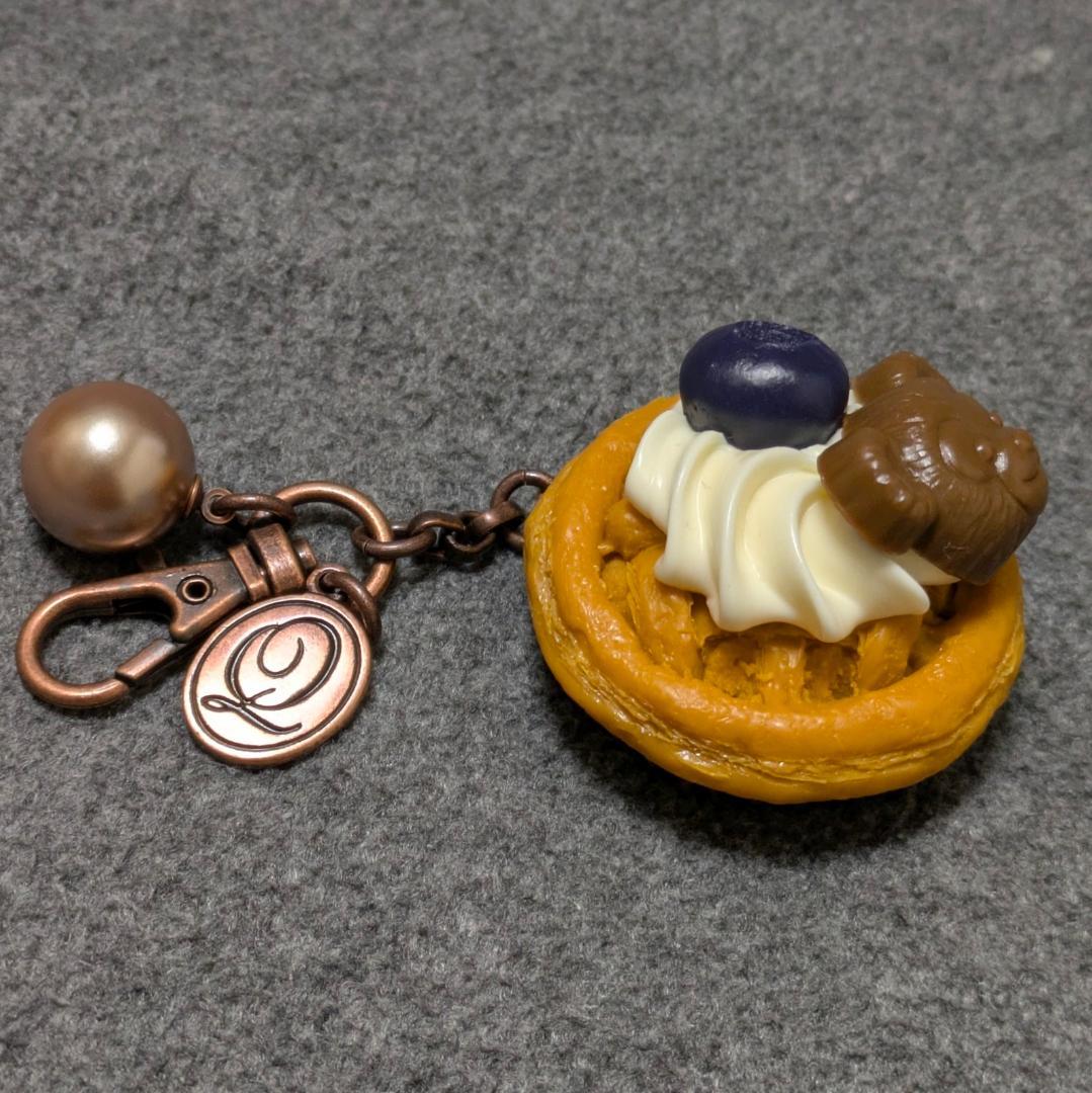 新品 Q-pot. ダッフィー ブルーベリーパイ バッグチャーム ディズニー