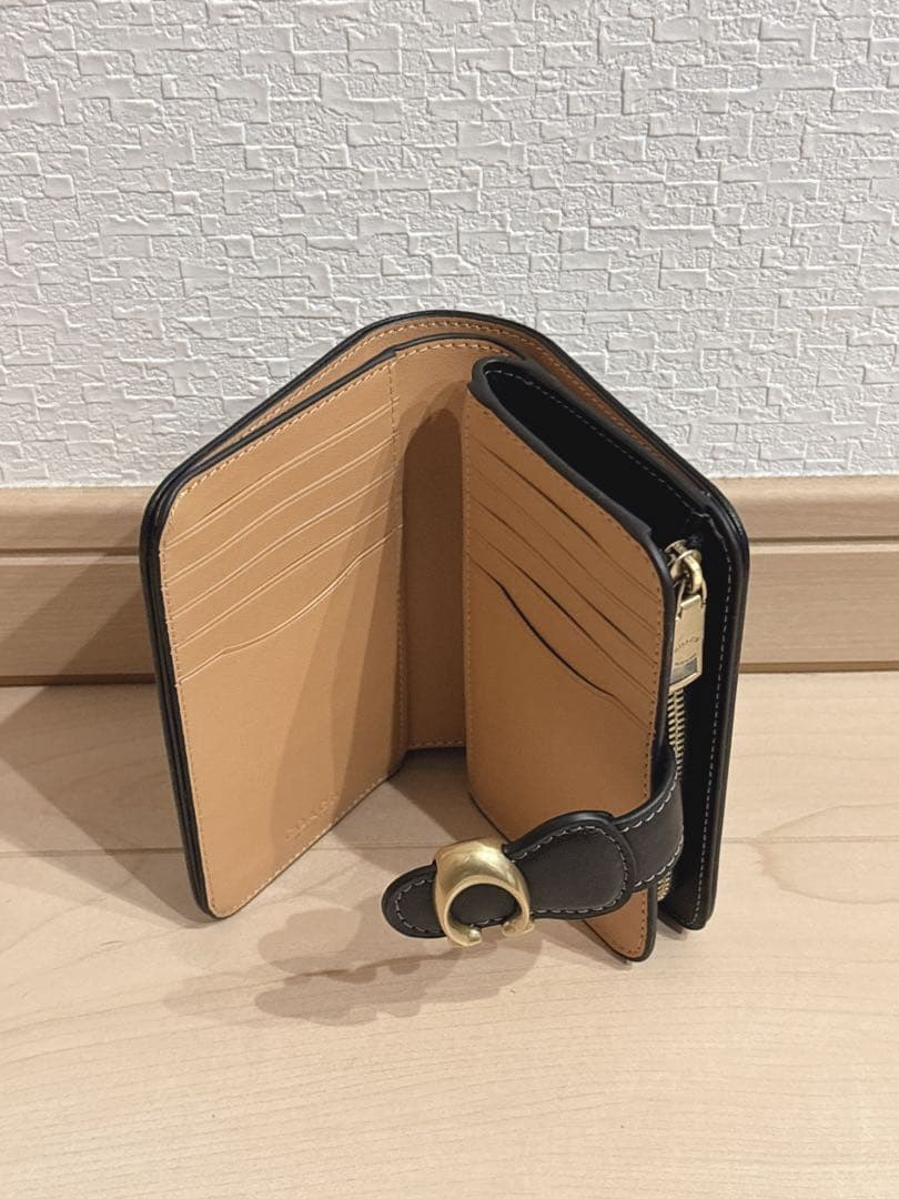 【大人気商品】COACH コーチ タビーミディアムウォレット　黒色