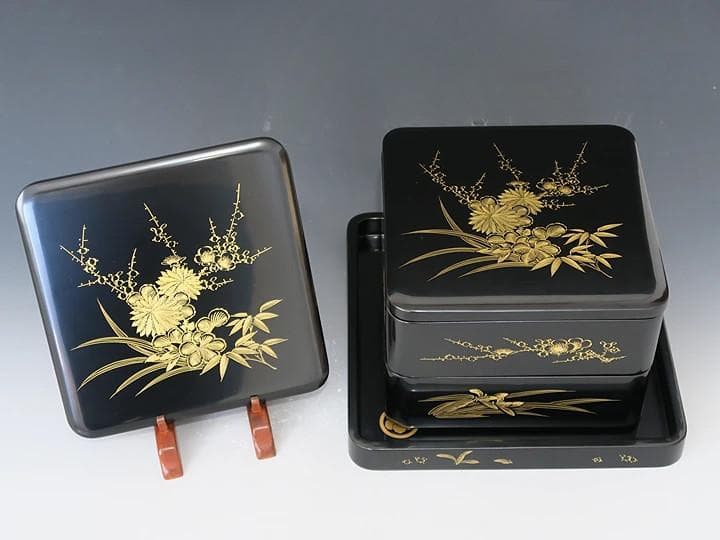 【輪島塗】四君子沈金 二段重 重台付 池盛政喜作 黒内朱塗 蓋二枚 天然木 共箱