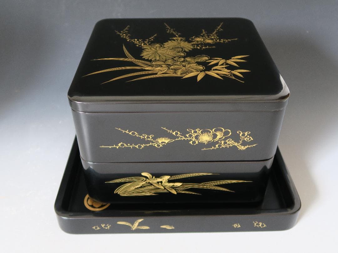 【輪島塗】四君子沈金 二段重 重台付 池盛政喜作 黒内朱塗 蓋二枚 天然木 共箱