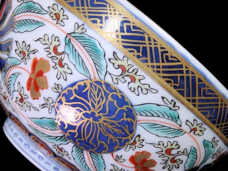 古伊万里　金襴手　瓔珞紋に花の図　蓋茶碗　江戸期　C000AS-CJa