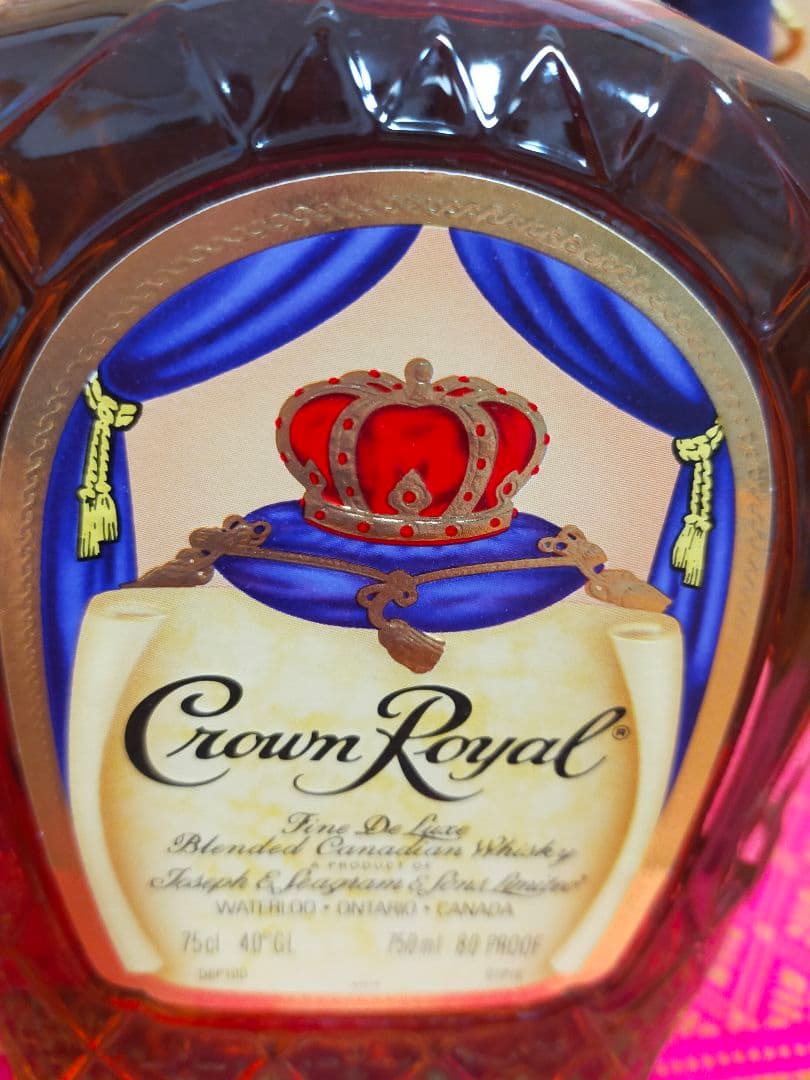 古酒クラウンローヤルウイスキー