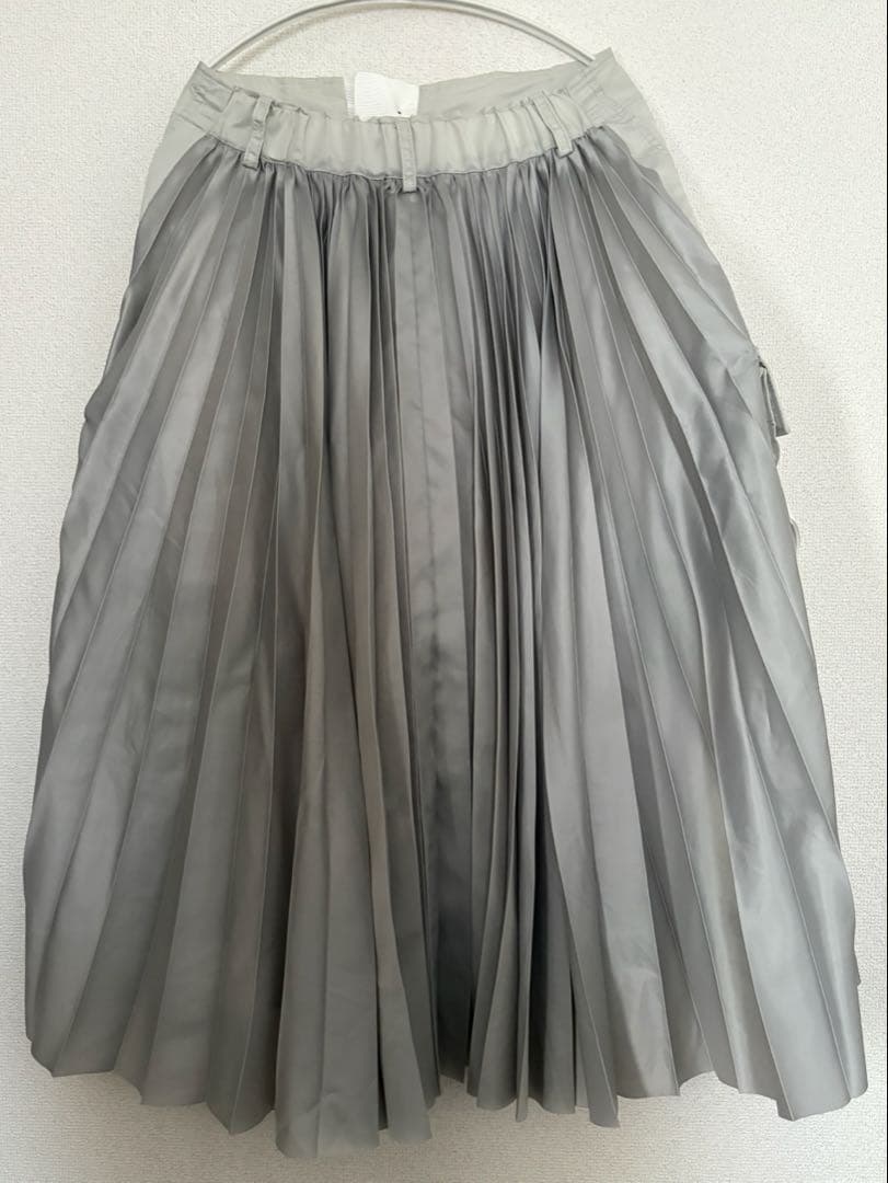 sacai ナイロンツイルバックプリーツカーゴスカート