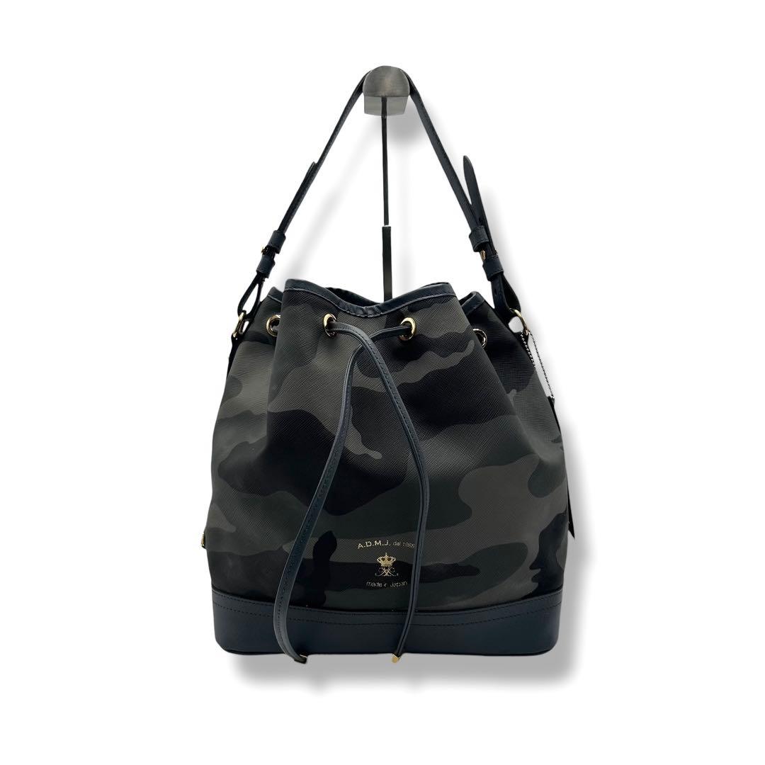【美品】ADMJ 巾着　ハンドバック　迷彩　カモフラ　ショルダー　人気　タグ付