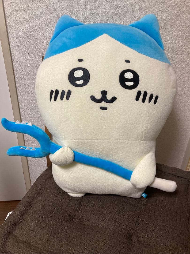 ちいかわ 討伐棒をもった特大ぬいぐるみ(ハチワレ)