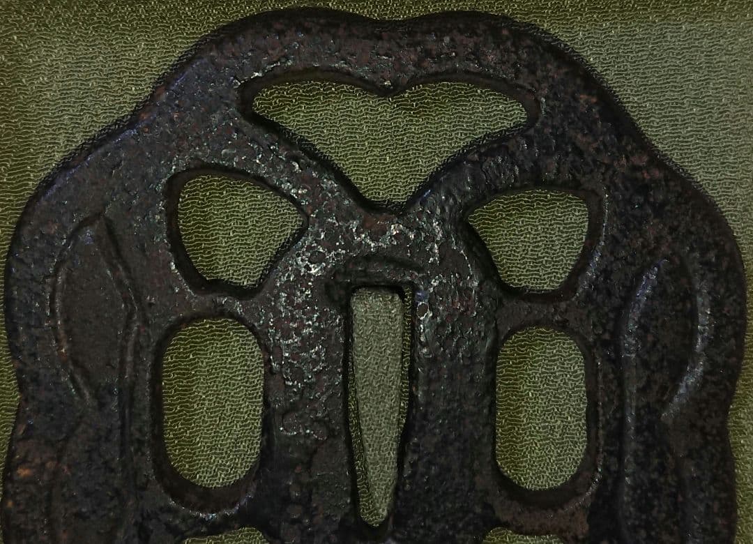 江戸時代後期 箱入り 刀鍔　縦85mm 横90mm 厚さ5mm 時代物　刀装具