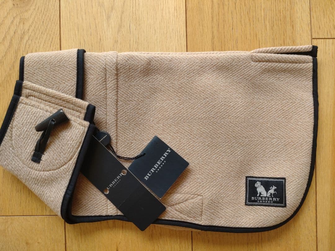 新品未使用/BURBERRY .LONDON わんこコートタイプ洋服 Sサイズ
