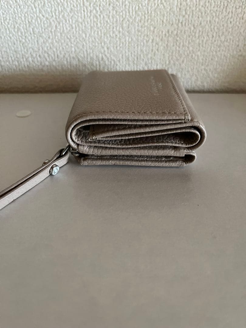 ジャンニキアリーニ　三つ折り財布